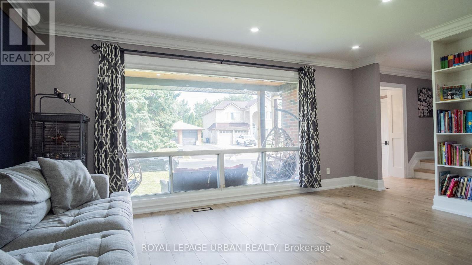 4 Deerfield Crescent, Brampton, Ontario  L6T 1K6 - Photo 5 - W13221844