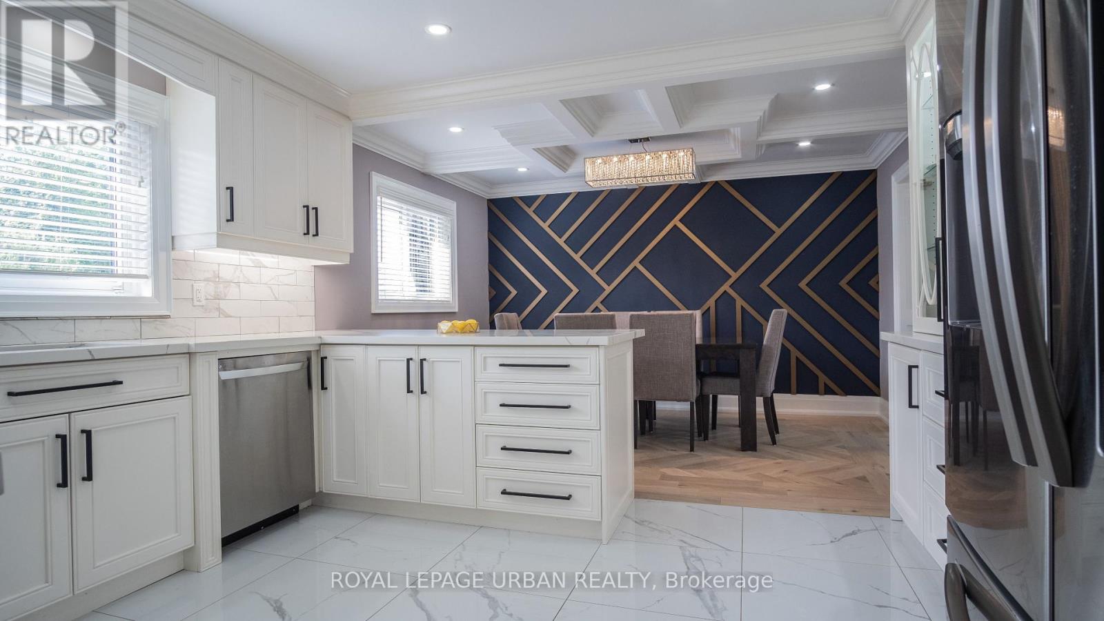 4 Deerfield Crescent, Brampton, Ontario  L6T 1K6 - Photo 9 - W13221844