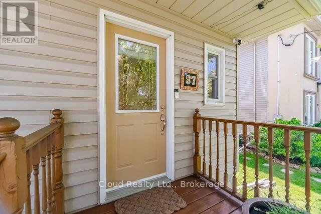 37 Archibald Street, Brampton, Ontario  L6X 1M2 - Photo 5 - W13221928