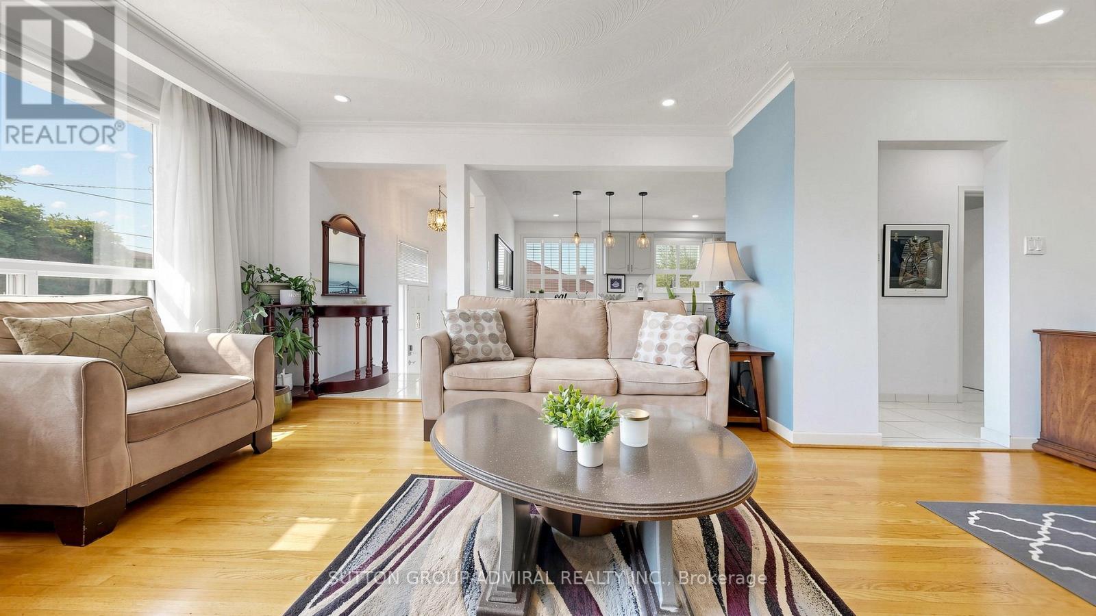 7 Whitbread Crescent, Toronto, Ontario  M3L 2A8 - Photo 13 - W13221968