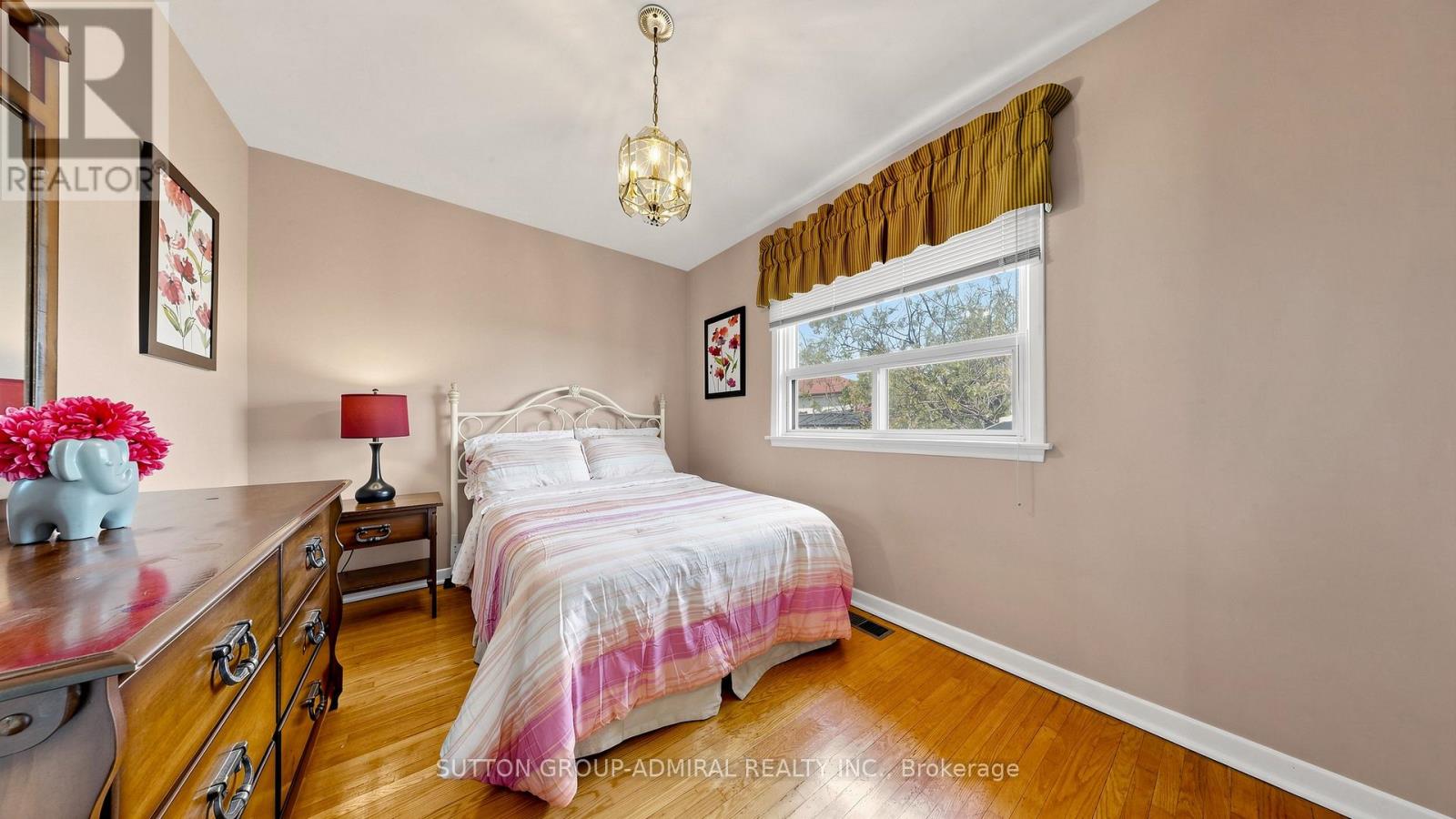 7 Whitbread Crescent, Toronto, Ontario  M3L 2A8 - Photo 22 - W13221968