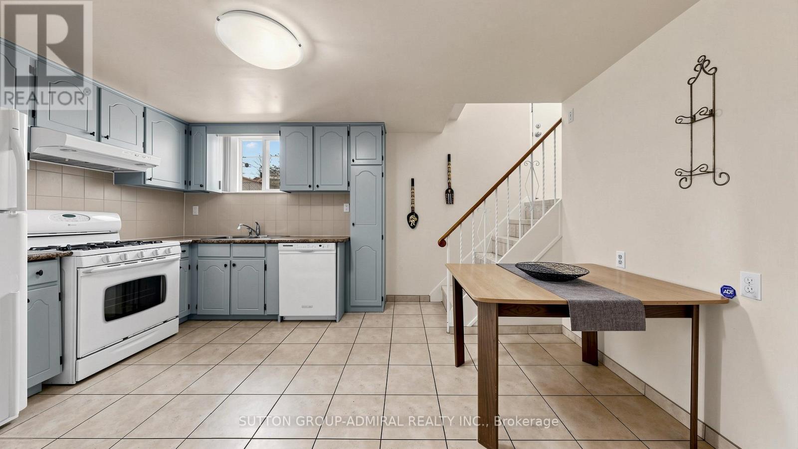 7 Whitbread Crescent, Toronto, Ontario  M3L 2A8 - Photo 31 - W13221968
