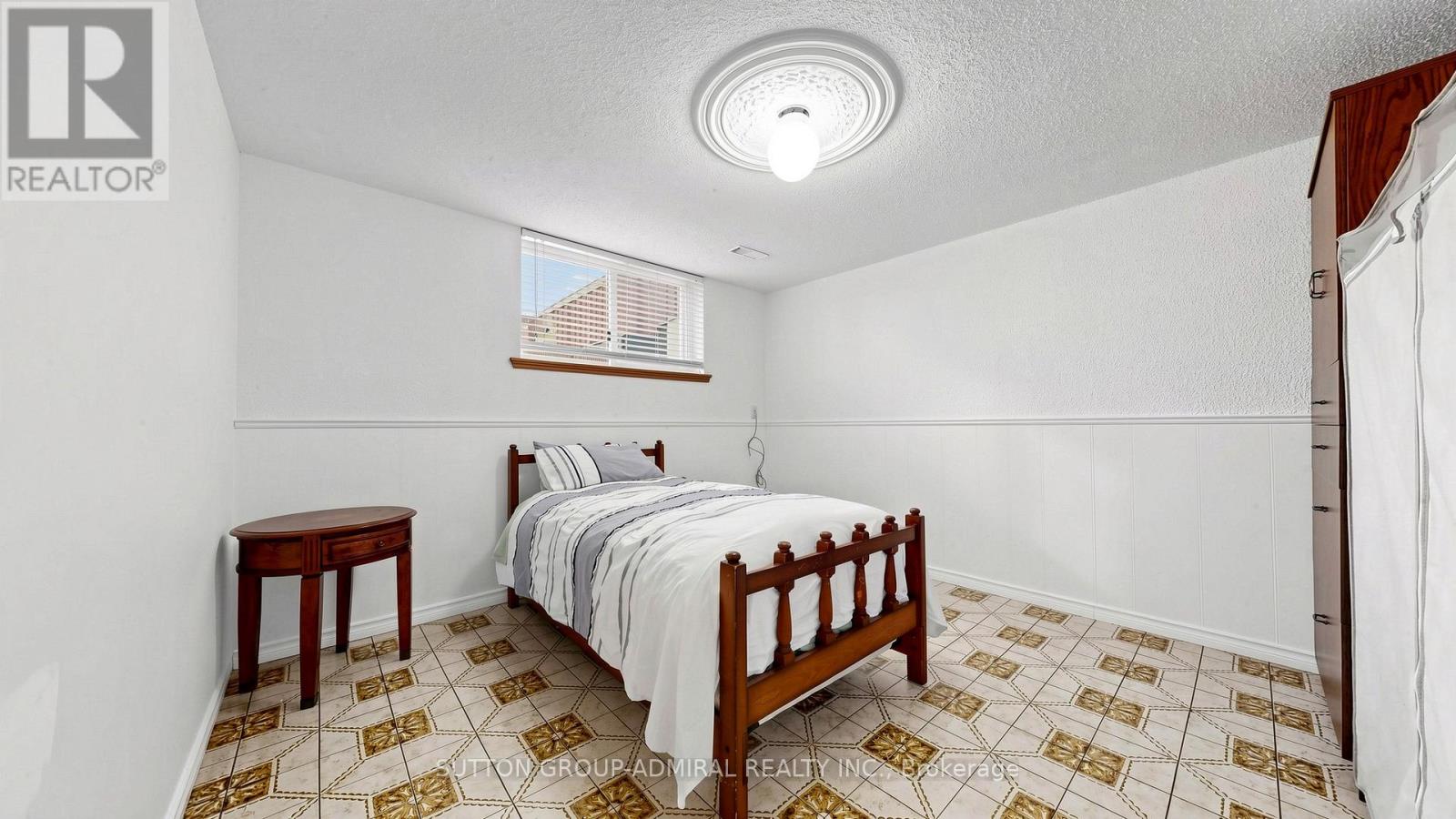 7 Whitbread Crescent, Toronto, Ontario  M3L 2A8 - Photo 35 - W13221968