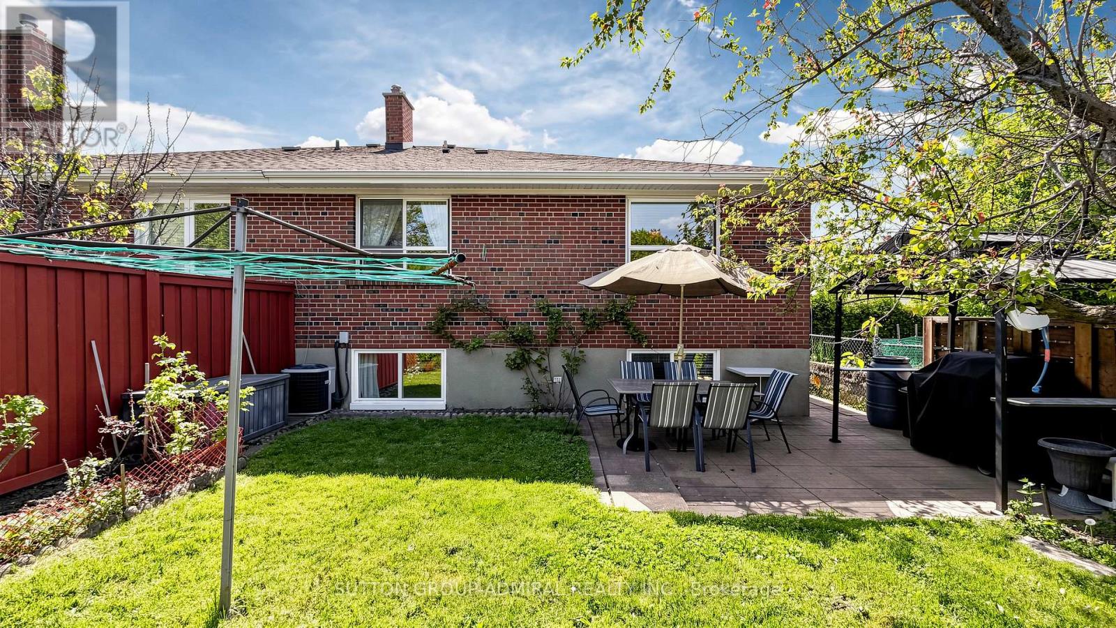 7 Whitbread Crescent, Toronto, Ontario  M3L 2A8 - Photo 42 - W13221968