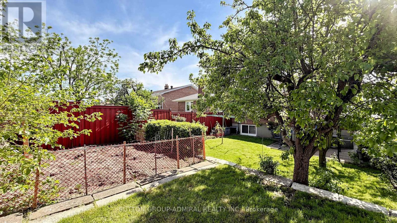 7 Whitbread Crescent, Toronto, Ontario  M3L 2A8 - Photo 44 - W13221968