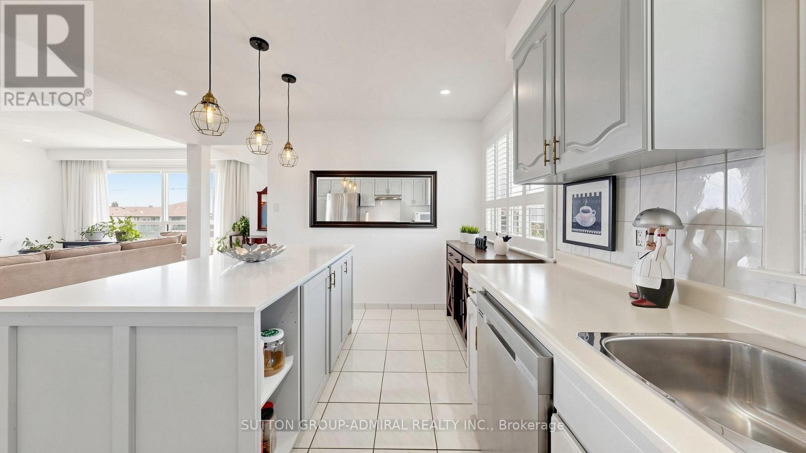 7 Whitbread Crescent, Toronto, Ontario  M3L 2A8 - Photo 7 - W13221968