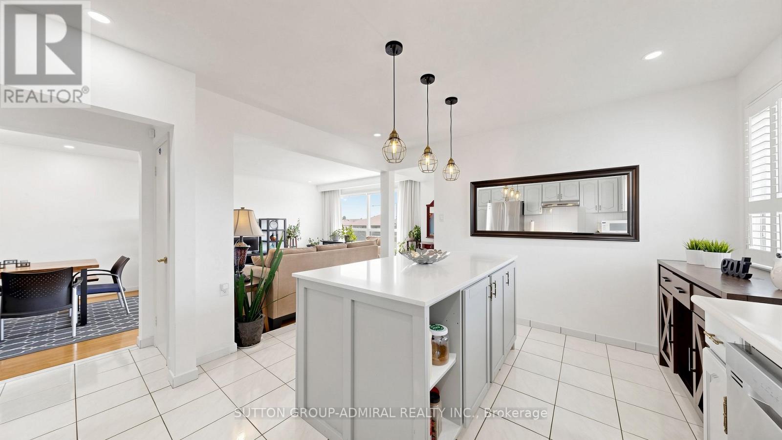 7 Whitbread Crescent, Toronto, Ontario  M3L 2A8 - Photo 9 - W13221968