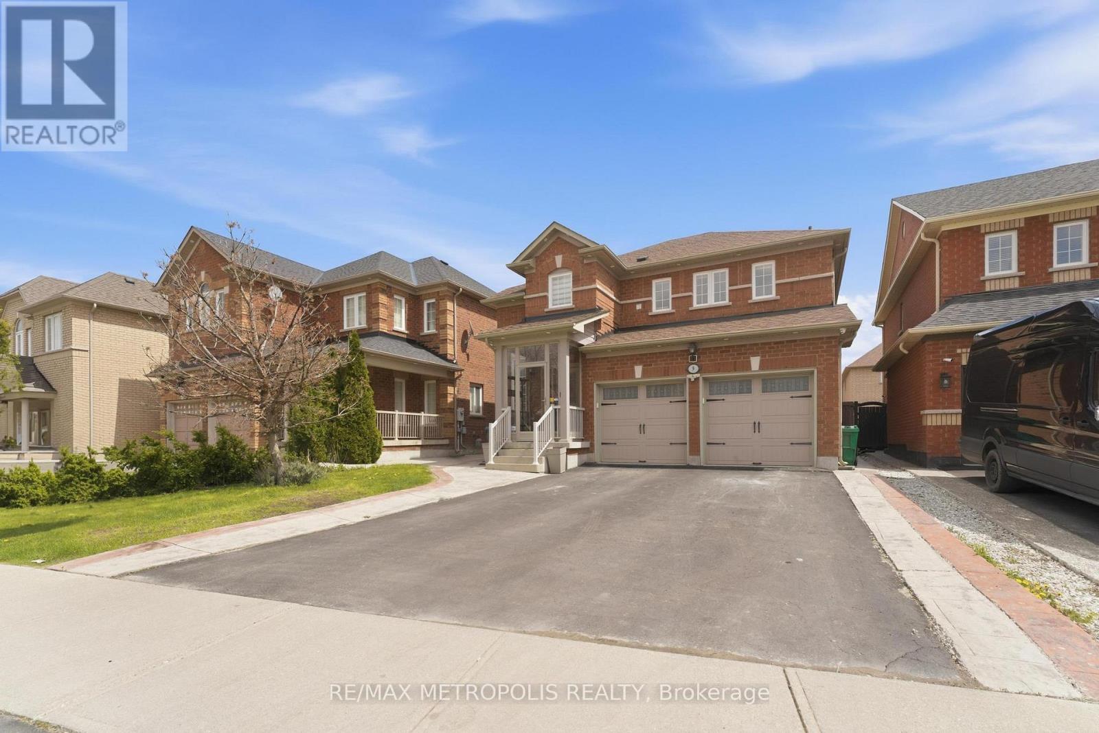9 Tan Lane, Brampton, Ontario  L6P 0Z9 - Photo 2 - W13221996
