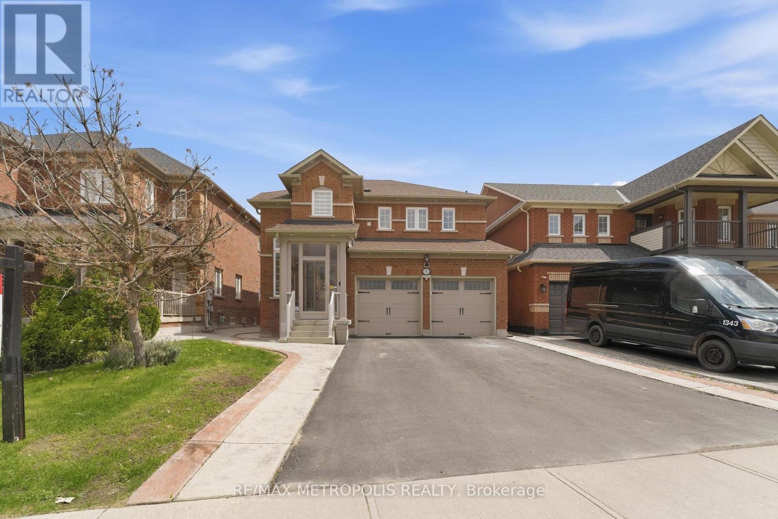 9 Tan Lane, Brampton, Ontario  L6P 0Z9 - Photo 3 - W13221996