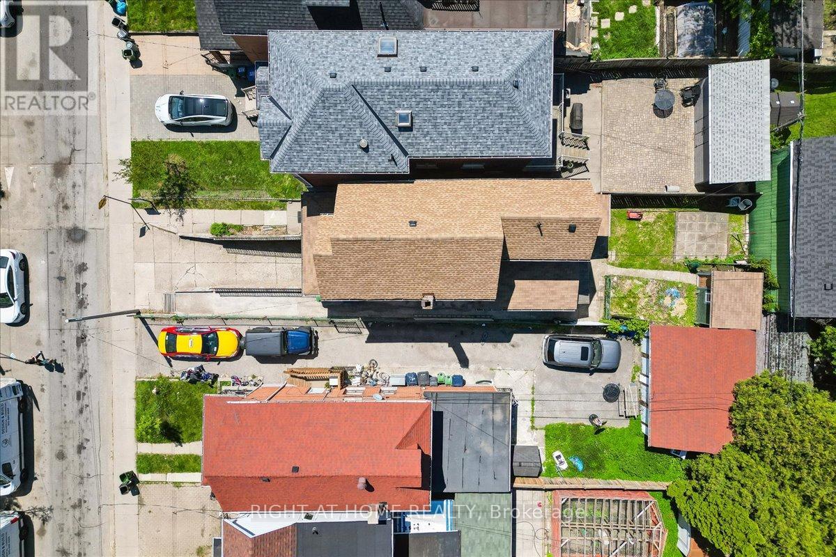 434 Margueretta Street N, Toronto, Ontario  M6H 3S5 - Photo 5 - W13222062