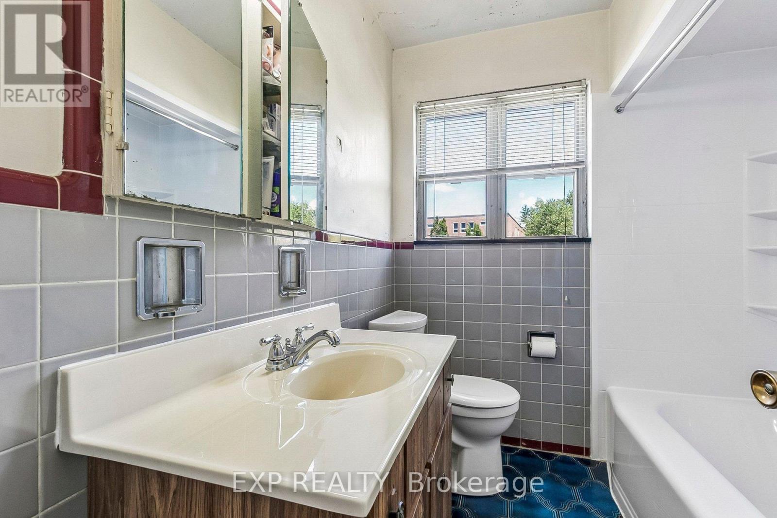 51 Playfair Avenue, Toronto, Ontario  M6B 2P8 - Photo 18 - W13222090