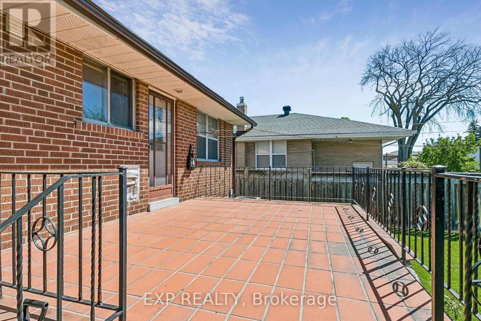 51 Playfair Avenue, Toronto, Ontario  M6B 2P8 - Photo 23 - W13222090