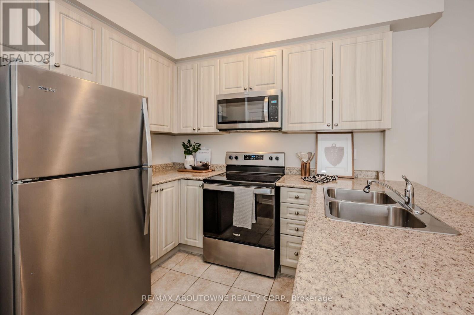 312 - 269 Georgian Drive, Oakville, Ontario  L6H 0L1 - Photo 12 - W13222150