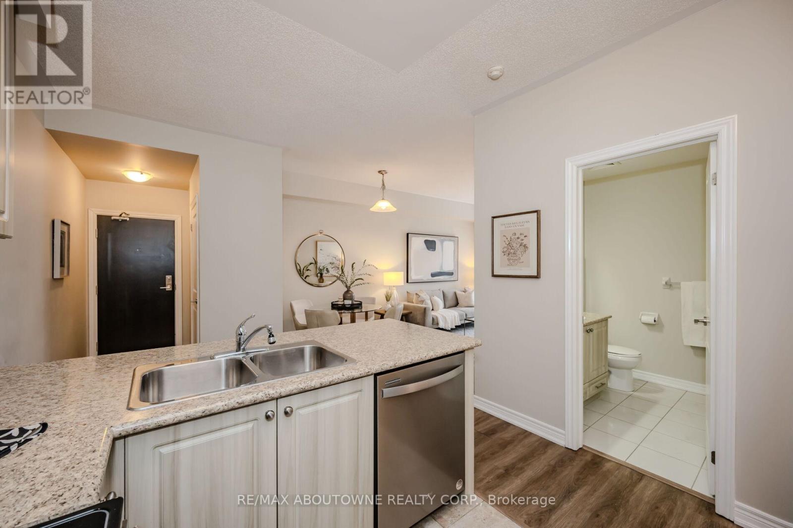 312 - 269 Georgian Drive, Oakville, Ontario  L6H 0L1 - Photo 13 - W13222150