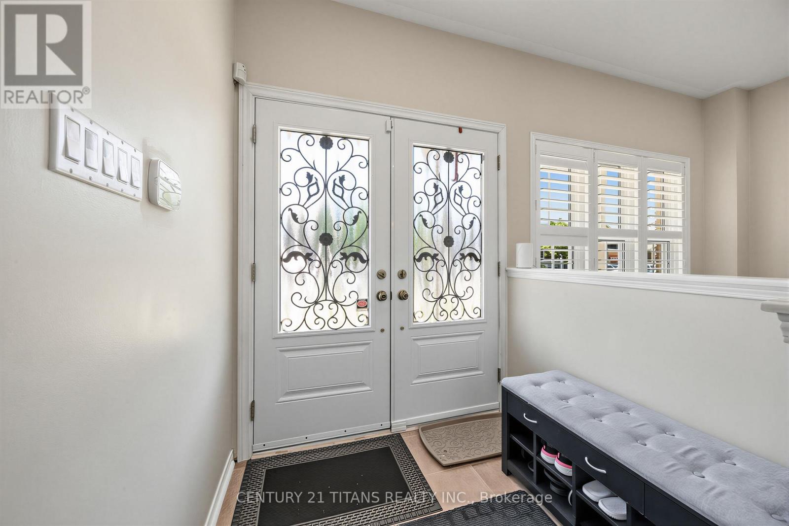 3865 Brinwood Gate, Mississauga, Ontario  L5M 7H3 - Photo 4 - W13222214