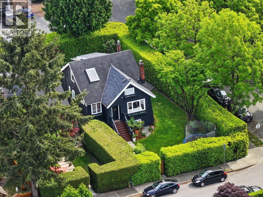 3392 W 8th Avenue, Vancouver, British Columbia  V6R 1Y4 - Photo 3 - R3130100