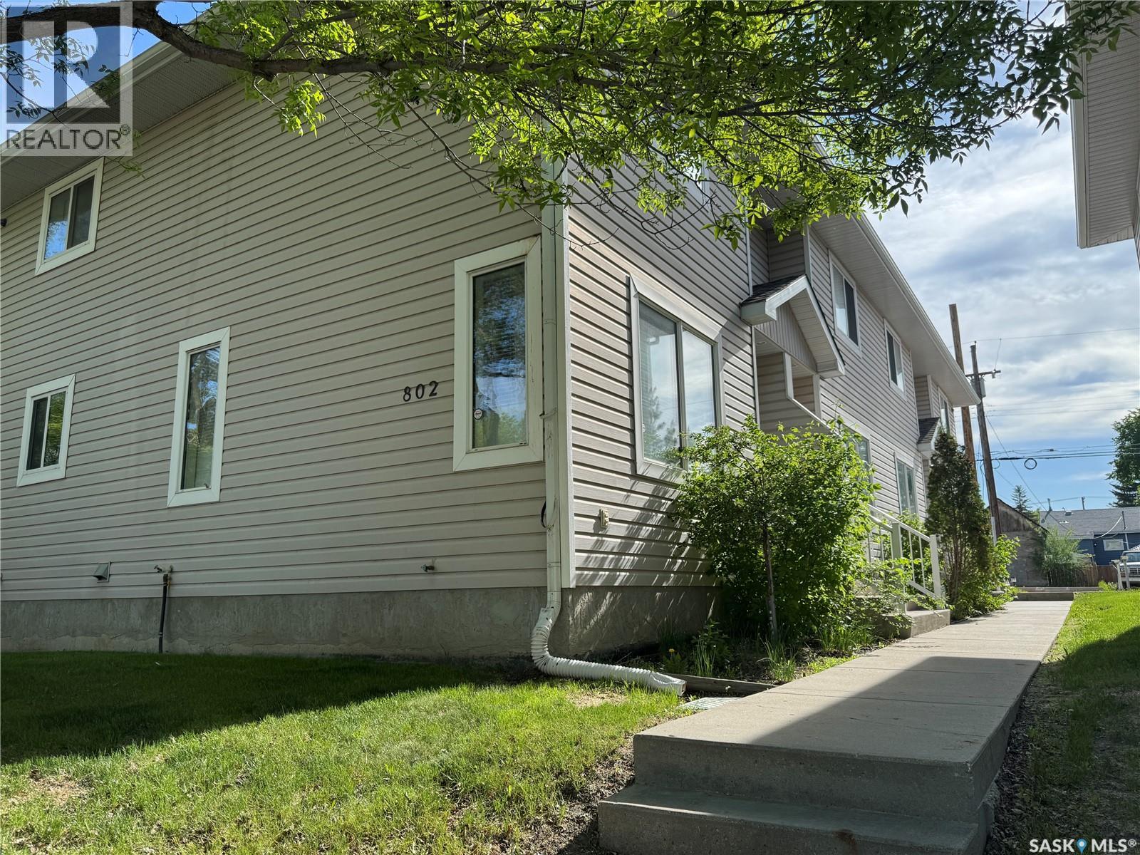 2 802 K Avenue N, Saskatoon, Saskatchewan  S7L 2N1 - Photo 2 - SK037769