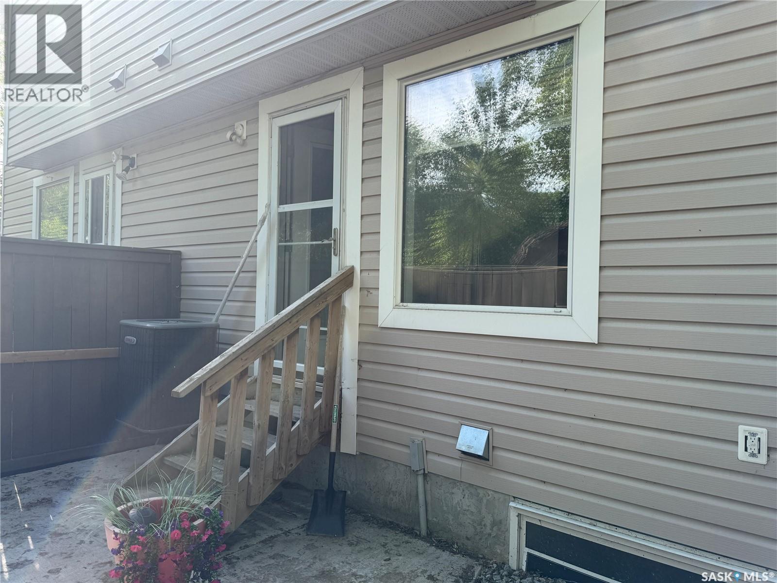2 802 K Avenue N, Saskatoon, Saskatchewan  S7L 2N1 - Photo 24 - SK037769