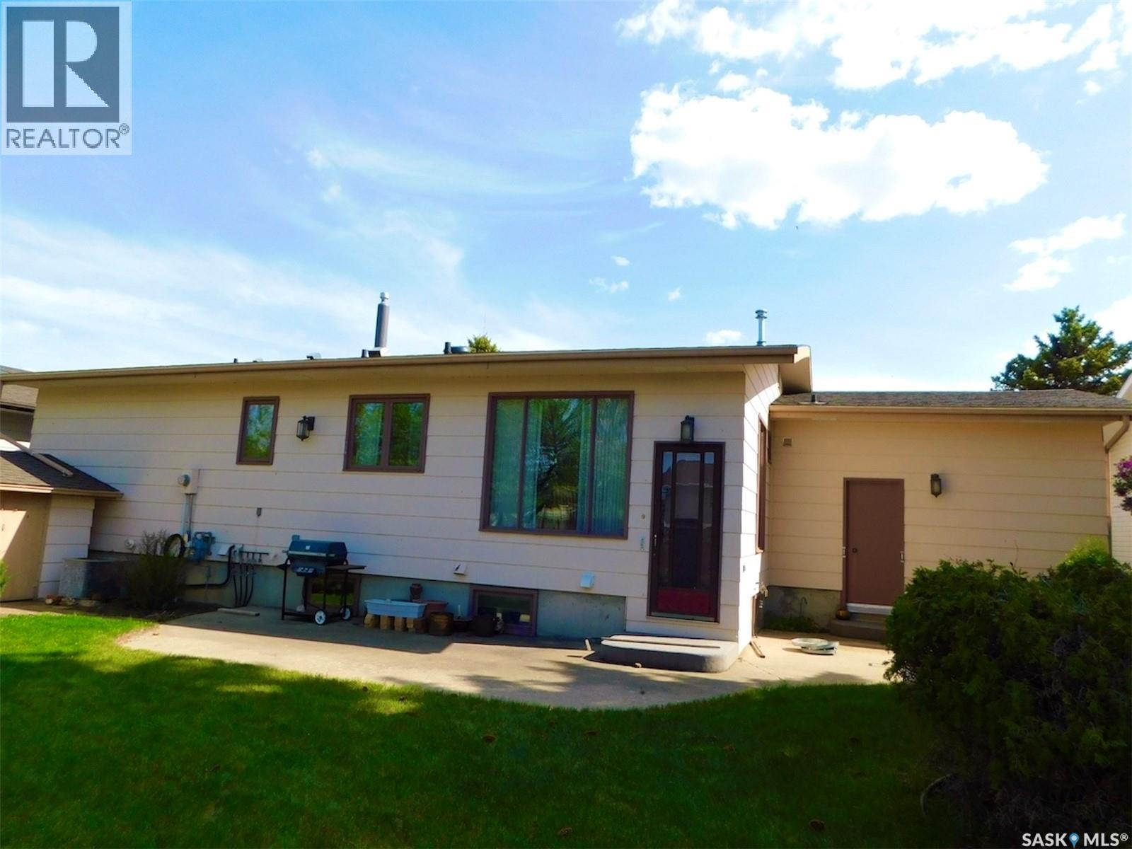 1011 Granville Avenue, Assiniboia, Saskatchewan S0H 0B0 - Photo 41 - SK037647