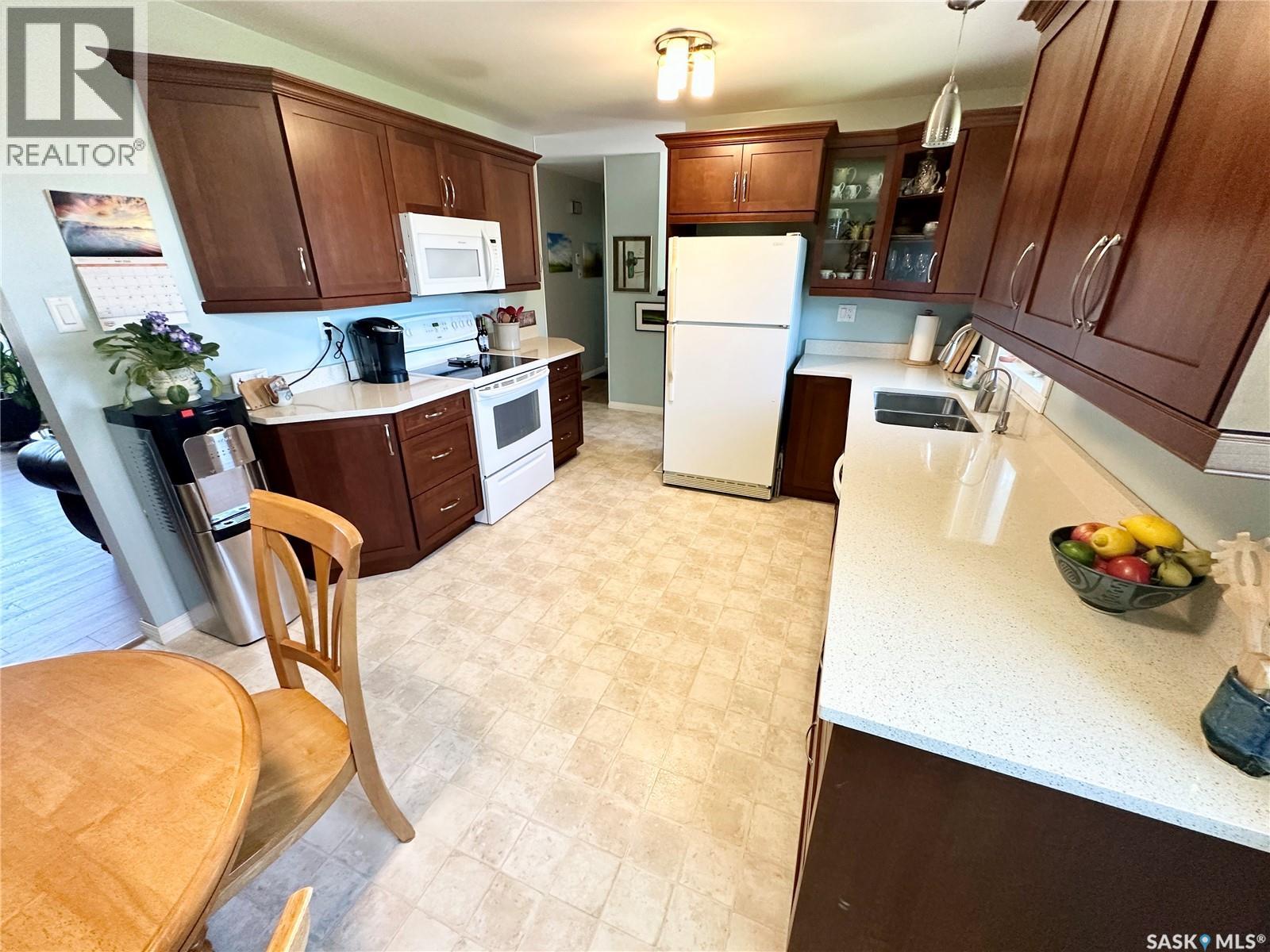 309 Russell Street, Stoughton, Saskatchewan  S0G 4T0 - Photo 6 - SK037623