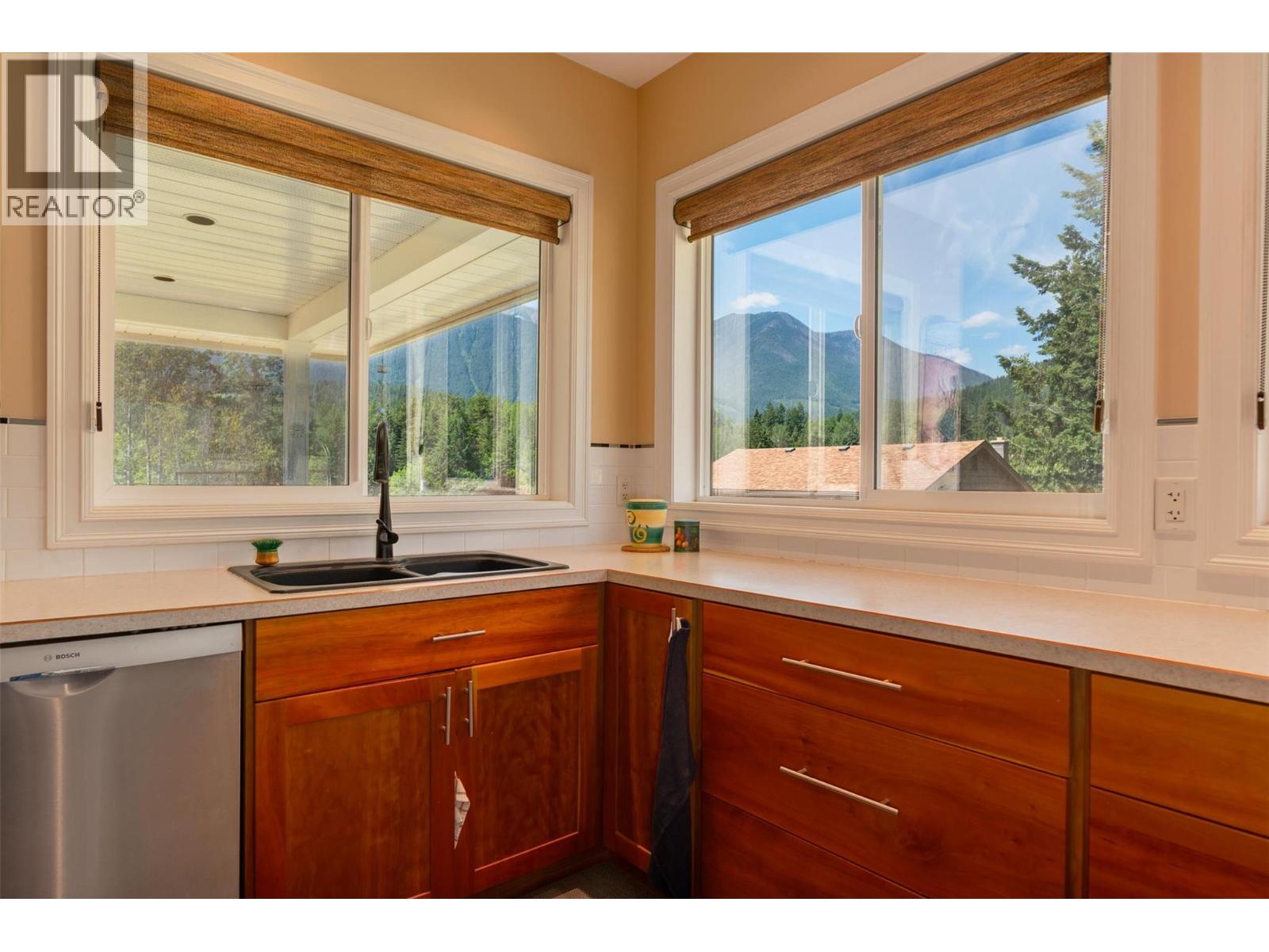 509 6th Street, Kaslo, British Columbia V0G 1M0 - Photo 29 - 10383125