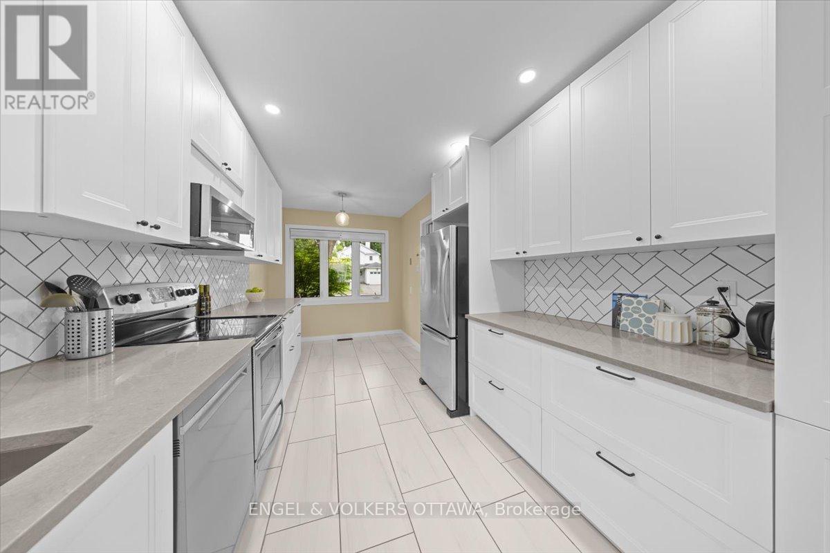 3762 Autumnwood Street, Ottawa, Ontario  K1T 2K8 - Photo 11 - X13222444