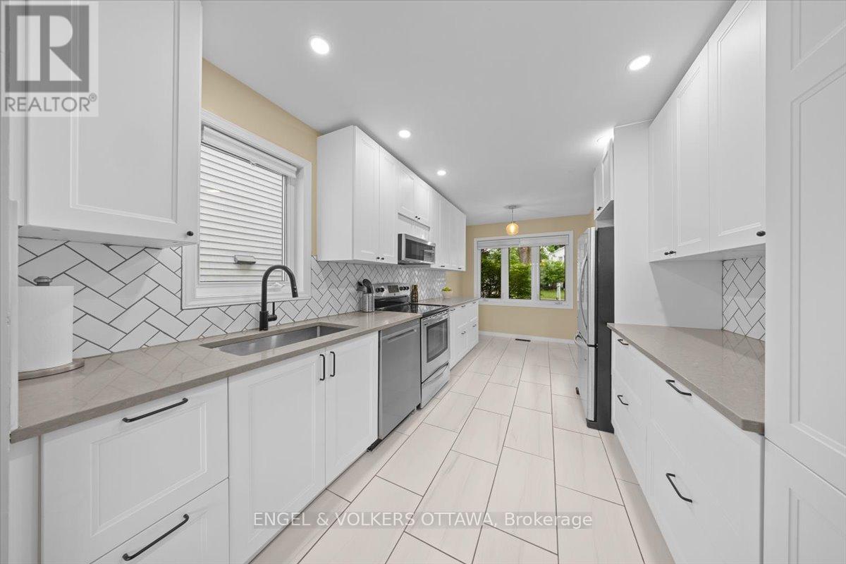 3762 Autumnwood Street, Ottawa, Ontario  K1T 2K8 - Photo 12 - X13222444