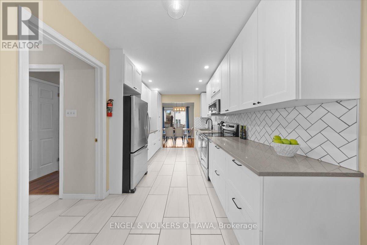3762 Autumnwood Street, Ottawa, Ontario  K1T 2K8 - Photo 9 - X13222444