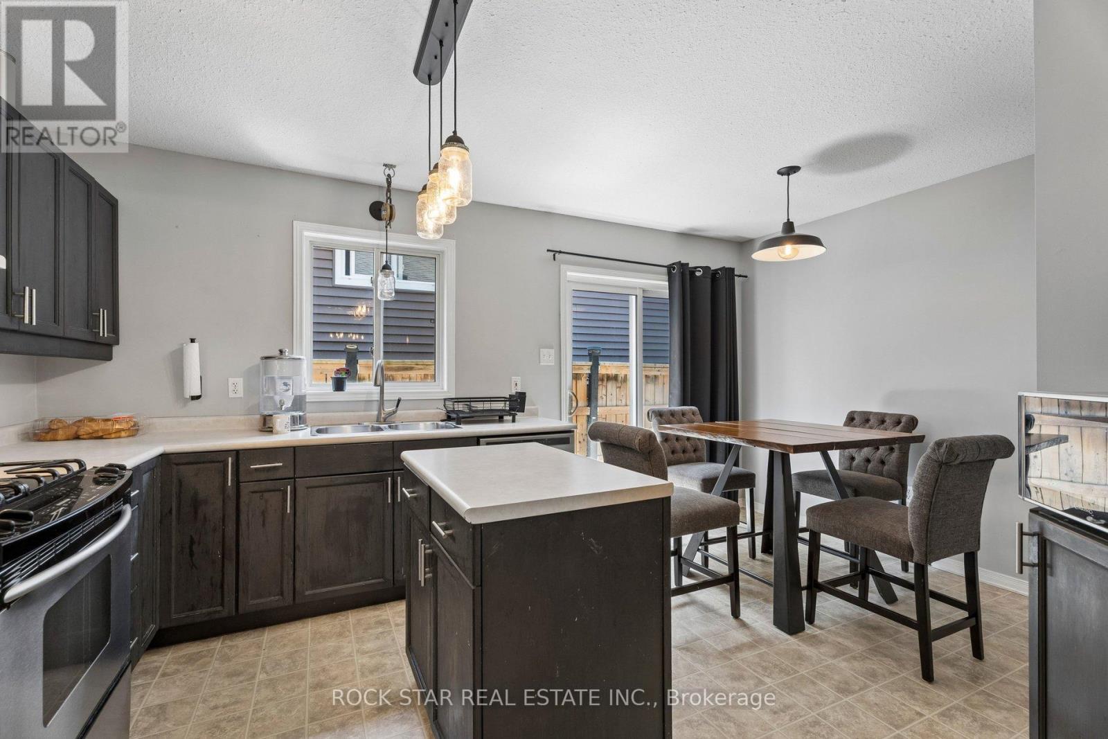 56 Golden Acres Drive, West Lincoln, Ontario  L0R 2A0 - Photo 5 - X13222166