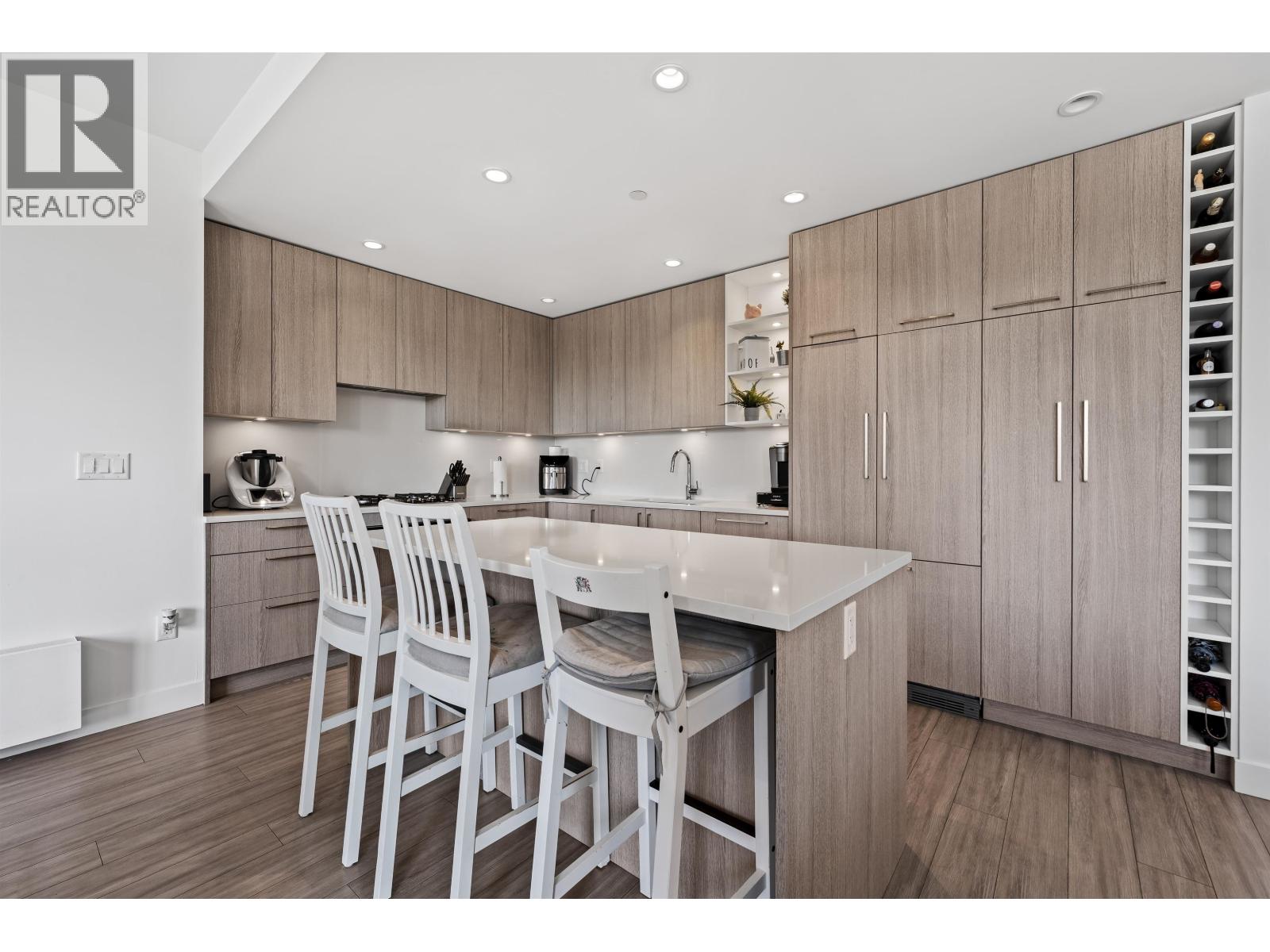 306 707 E 3rd Street, North Vancouver, British Columbia  V7L 1G8 - Photo 5 - R3130109