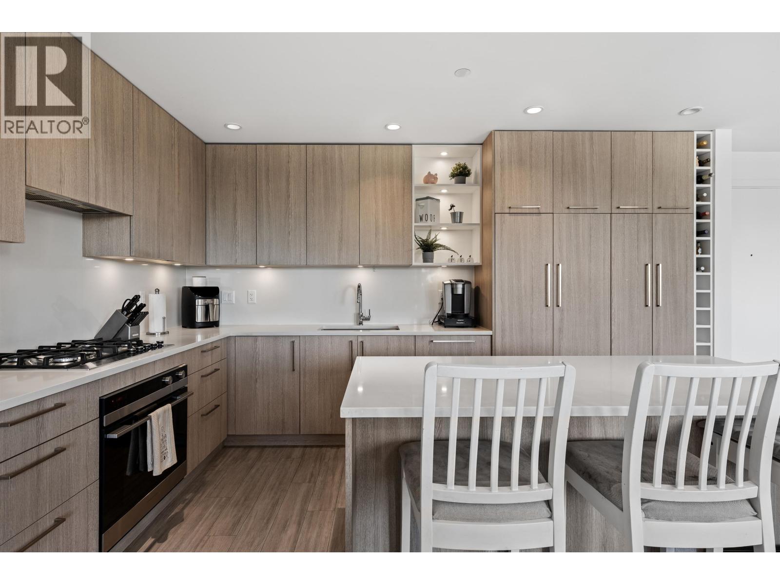 306 707 E 3rd Street, North Vancouver, British Columbia  V7L 1G8 - Photo 6 - R3130109
