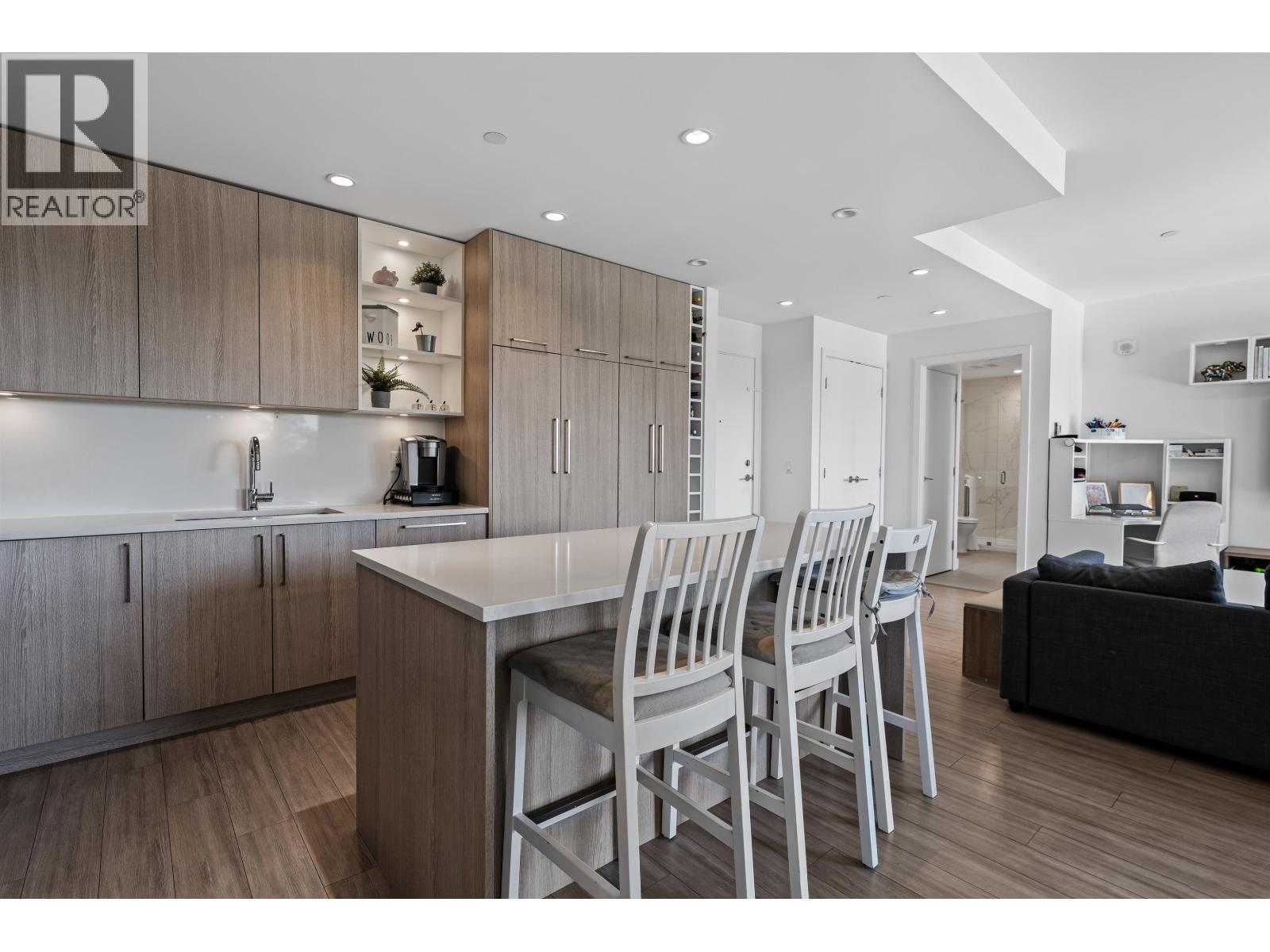 306 707 E 3rd Street, North Vancouver, British Columbia  V7L 1G8 - Photo 8 - R3130109