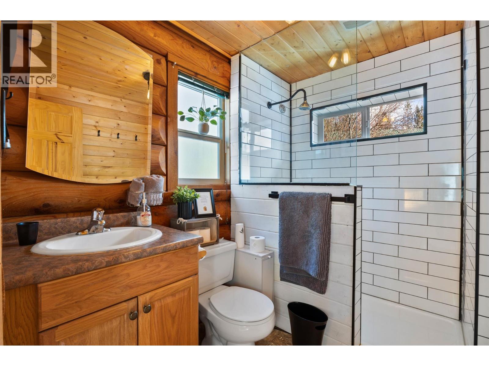 4889 Pine Ridge Way