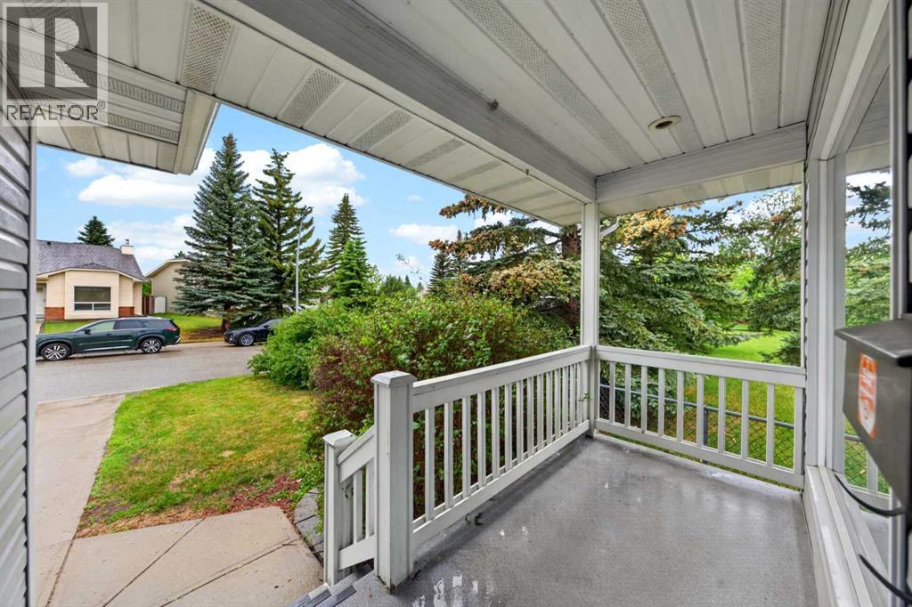 28 Shawfield Way Sw, Calgary, Alberta  T2Y 2X9 - Photo 3 - A2316495