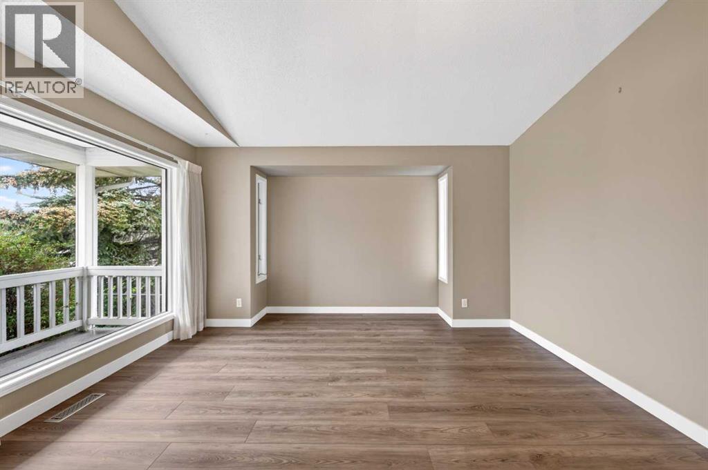 28 Shawfield Way Sw, Calgary, Alberta  T2Y 2X9 - Photo 5 - A2316495
