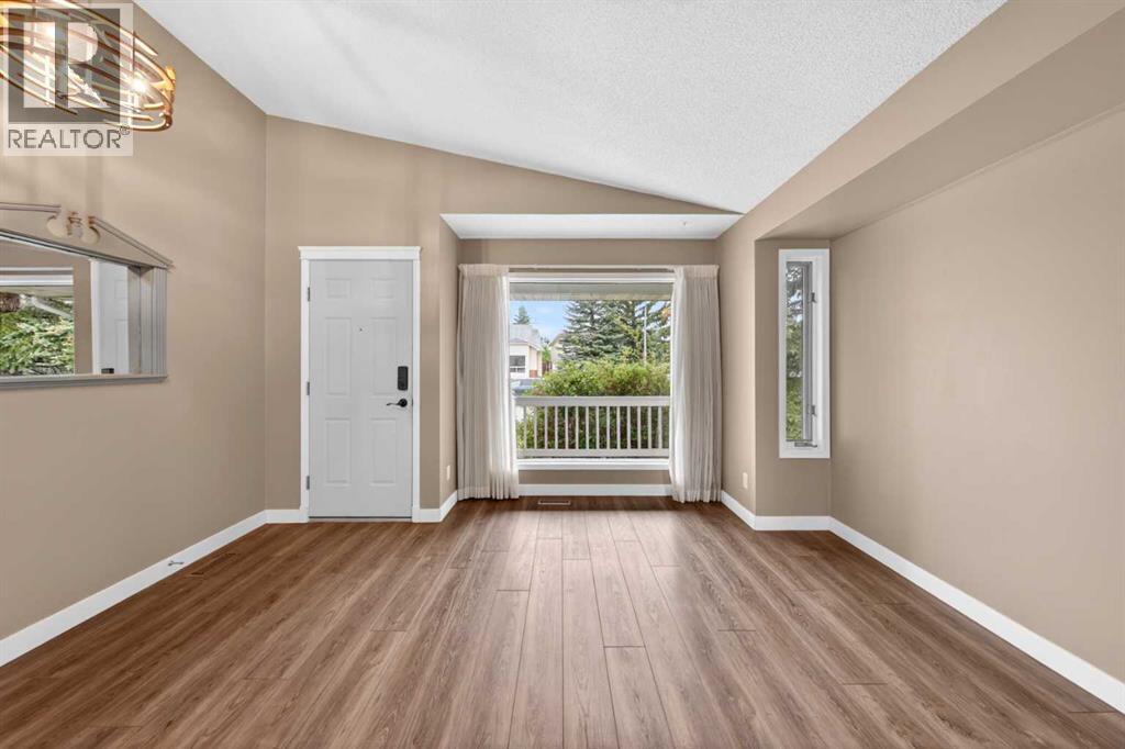 28 Shawfield Way Sw, Calgary, Alberta  T2Y 2X9 - Photo 7 - A2316495