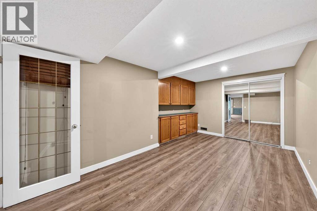28 Shawfield Way Sw, Calgary, Alberta  T2Y 2X9 - Photo 41 - A2316495