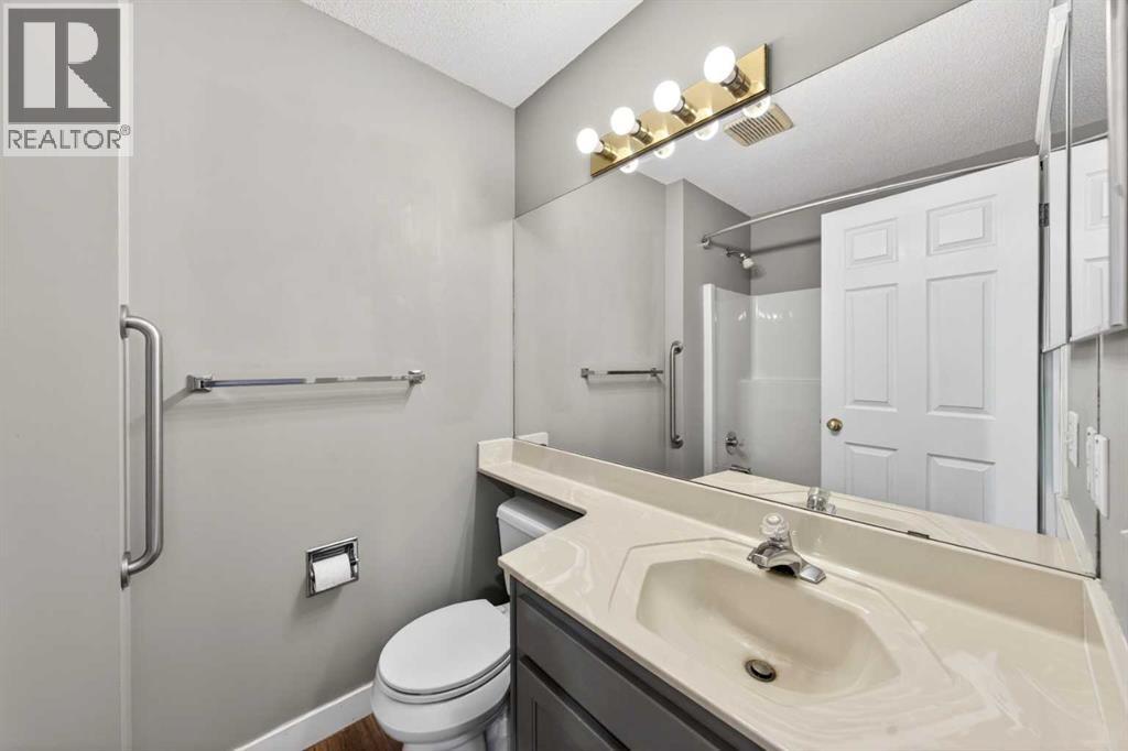 28 Shawfield Way Sw, Calgary, Alberta  T2Y 2X9 - Photo 13 - A2316495