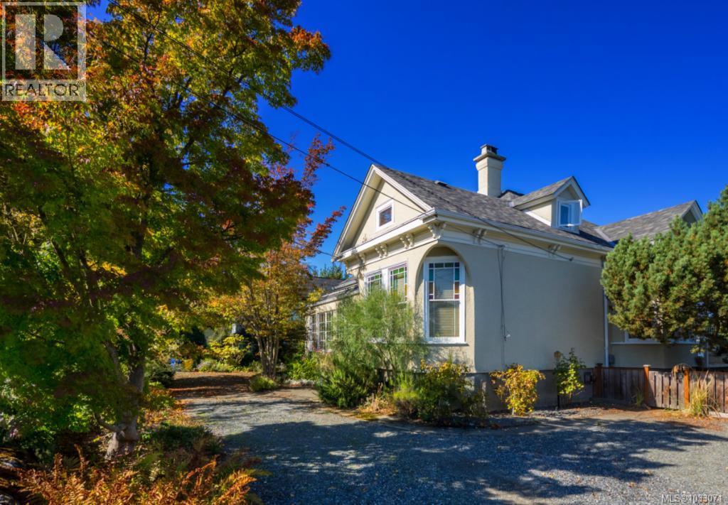 1736 Haultain St, Victoria, British Columbia  V8R 2L2 - Photo 16 - 1033071