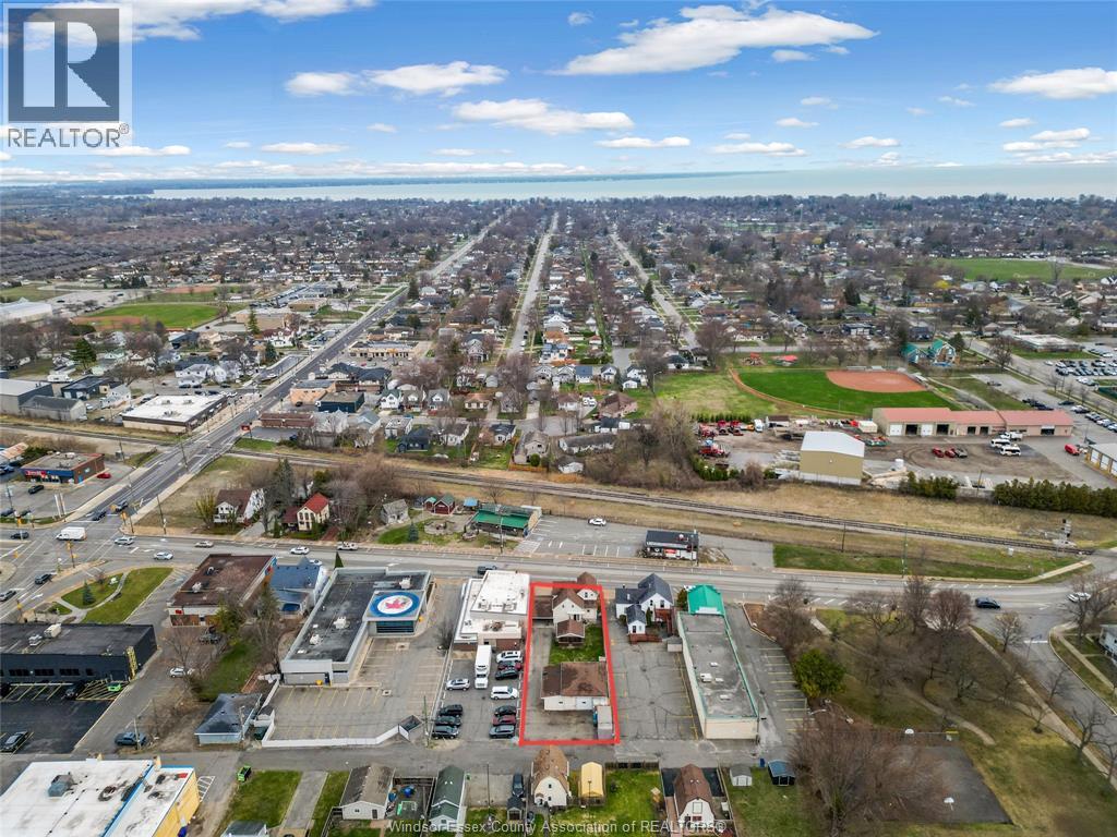12353 Tecumseh Road East, Tecumseh, Ontario  N8N 1M5 - Photo 37 - 26012679