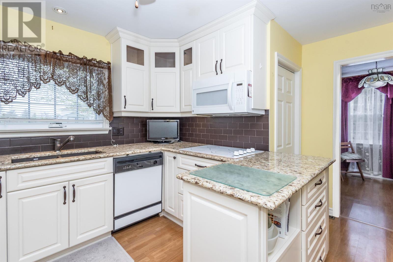 11 Maclean Street, Sydney Mines, Nova Scotia  B1V 1E1 - Photo 13 - 202612794