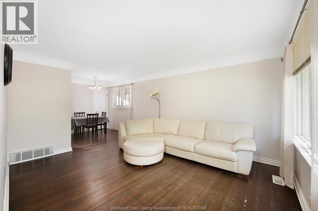 3668 Mckay, Windsor, Ontario N9E 2S2 - Photo 10 - 26012625