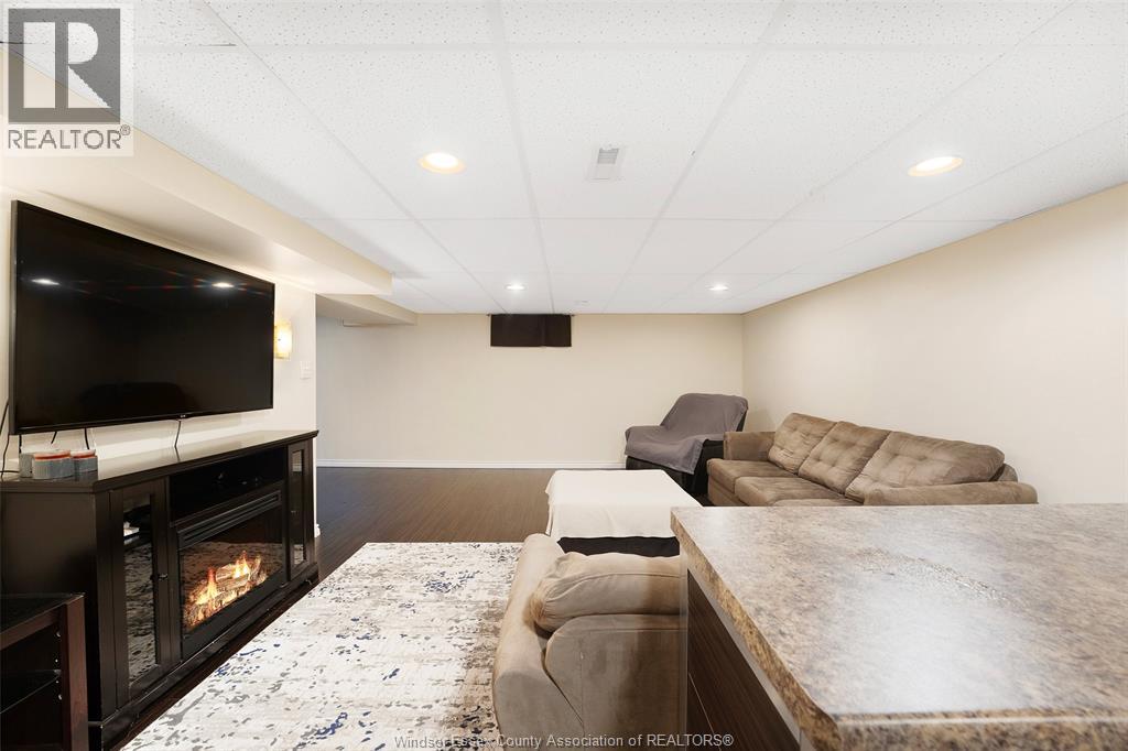3668 Mckay, Windsor, Ontario N9E 2S2 - Photo 29 - 26012625