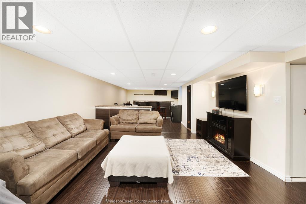 3668 Mckay, Windsor, Ontario N9E 2S2 - Photo 30 - 26012625