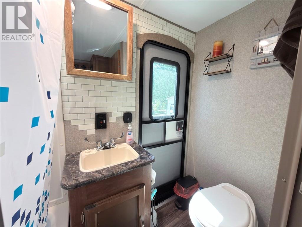 732 Monument Road Unit# 10, Spring  Bay, Ontario  P0P 2B0 - Photo 12 - 2128217