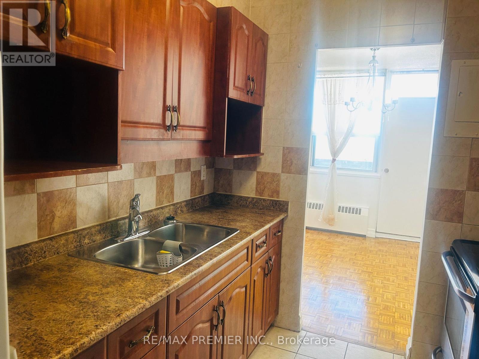 2004 - 1455 Lawrence Avenue W, Toronto, Ontario  M6L 1B1 - Photo 15 - W13221890