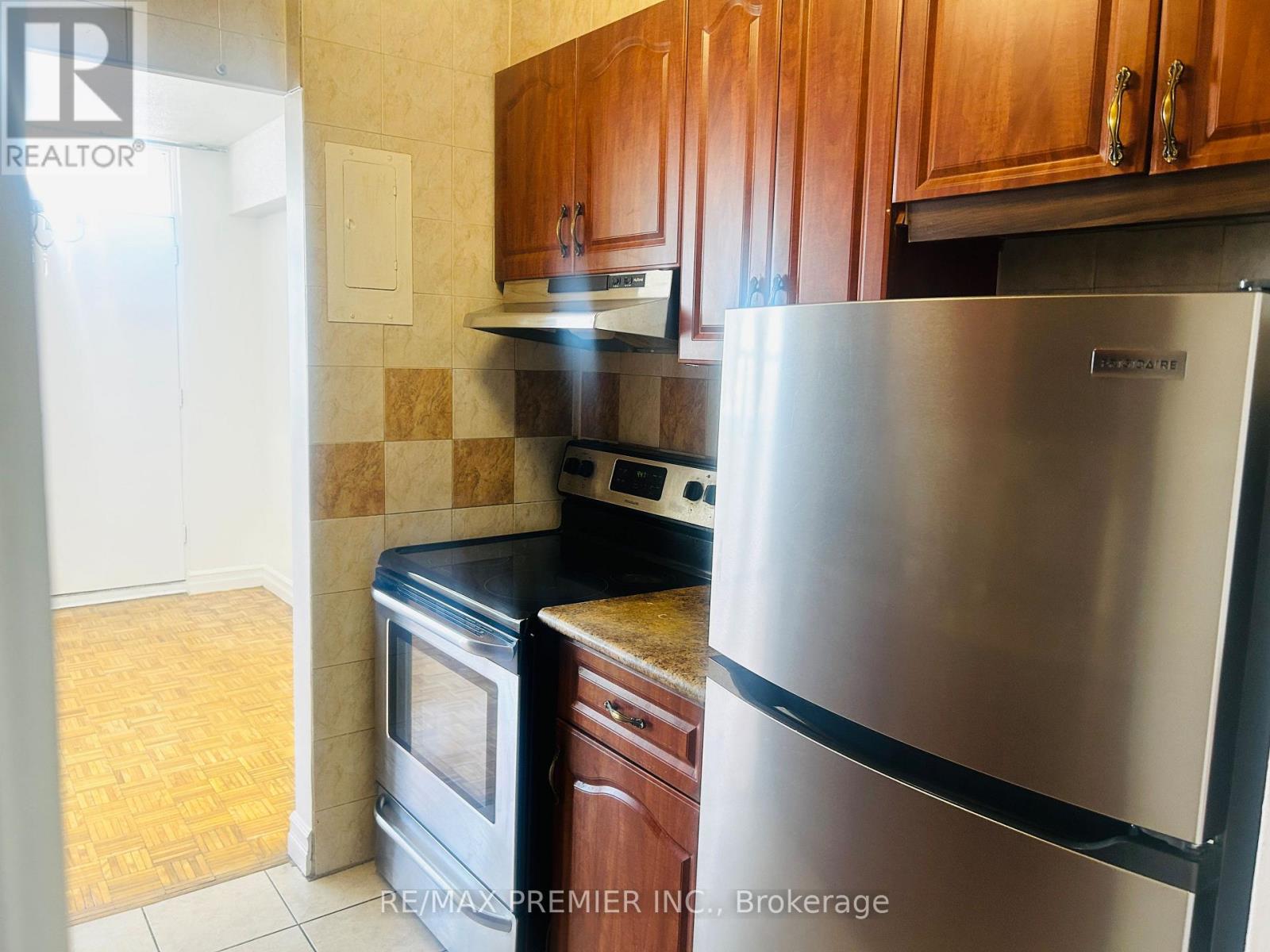2004 - 1455 Lawrence Avenue W, Toronto, Ontario  M6L 1B1 - Photo 14 - W13221890
