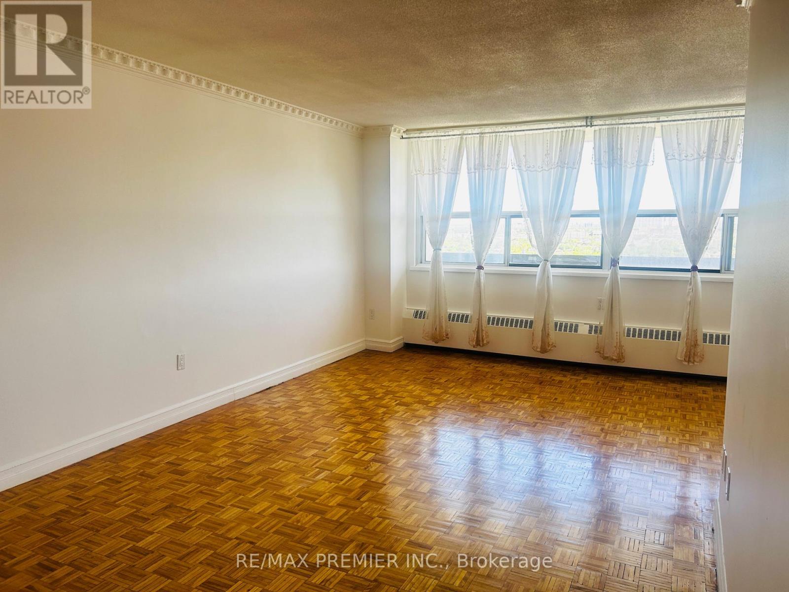 2004 - 1455 Lawrence Avenue W, Toronto, Ontario  M6L 1B1 - Photo 8 - W13221890