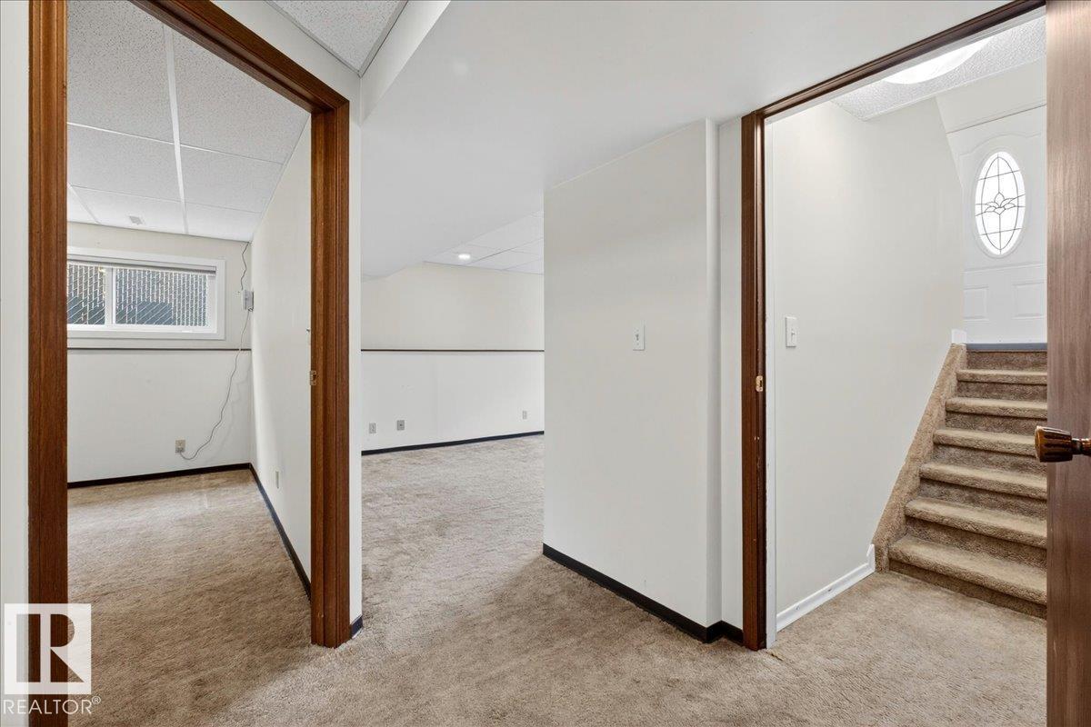 1815 42 St NW, Edmonton, Alberta  T6L 3H6 - Photo 17 - E4491104