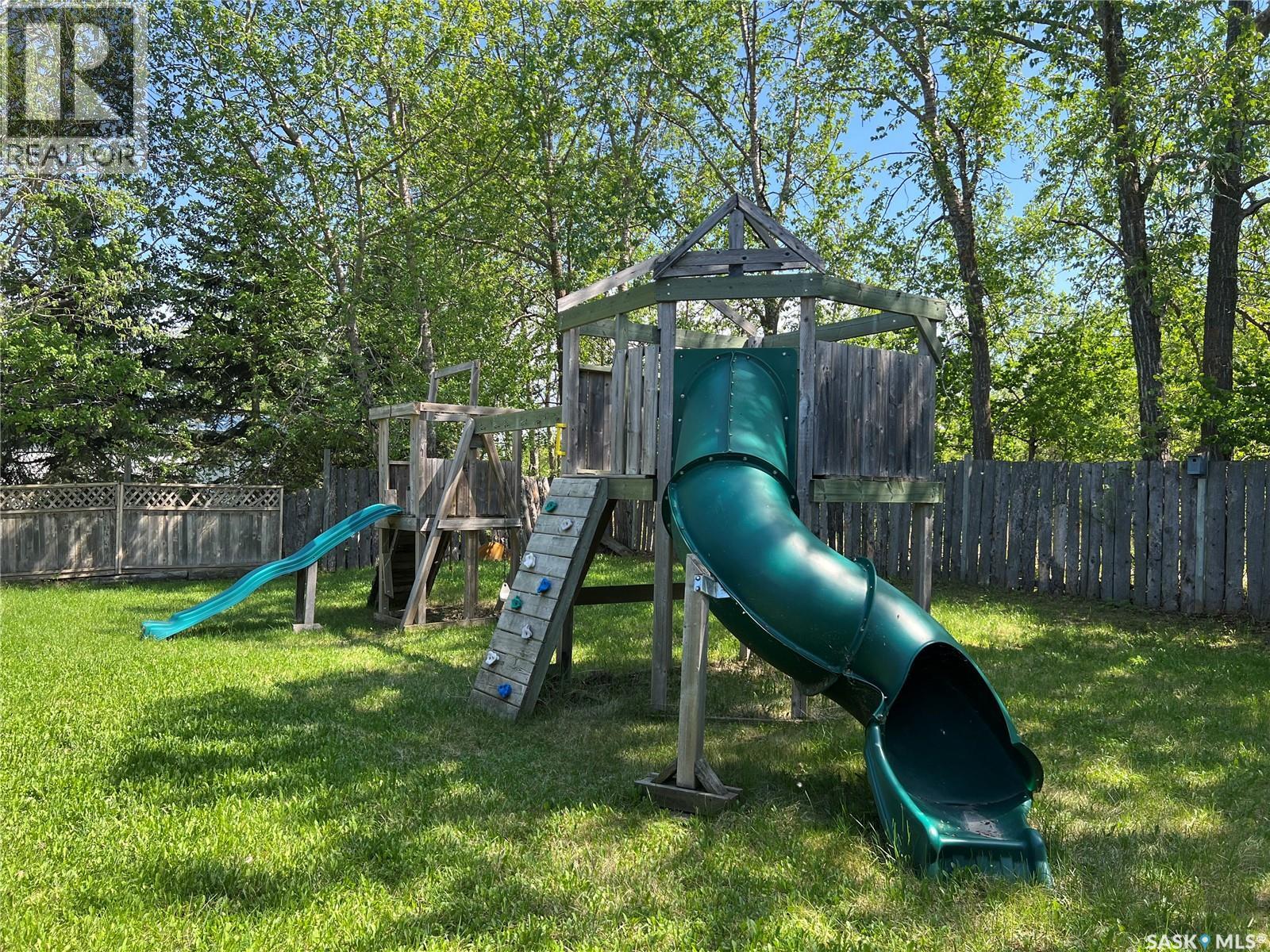 620 7th Avenue E, Meadow Lake, Saskatchewan S9X 1J3 - Photo 32 - SK037794